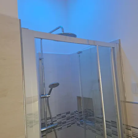 Al Piano Terra Con Ingresso Indipendente, Vicinissimo Al Mare 里米尼