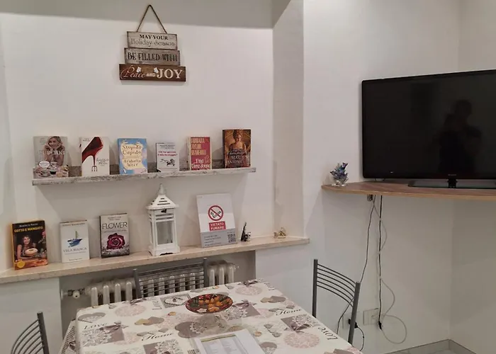 Daire Al Piano Terra Con Ingresso Indipendente, Vicinissimo Al Mare *
