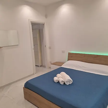 Al Piano Terra Con Ingresso Indipendente, Vicinissimo Al Mare Appartamento *