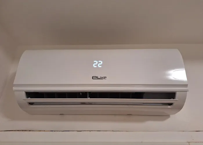 Al Piano Terra Con Ingresso Indipendente, Vicinissimo Al Mare *