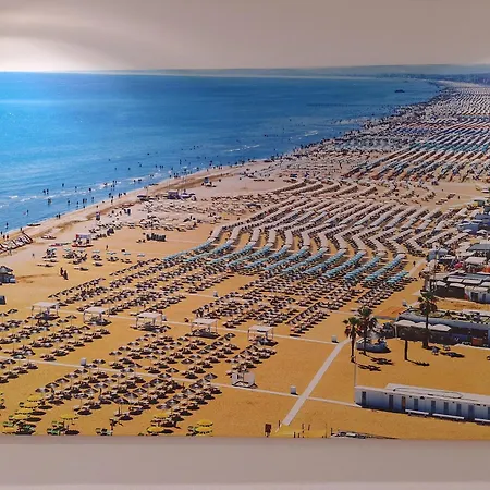 Al Piano Terra Con Ingresso Indipendente, Vicinissimo Al Mare